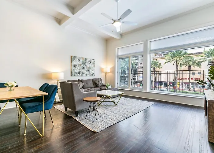 Hosteeva Canal Luxury Condos