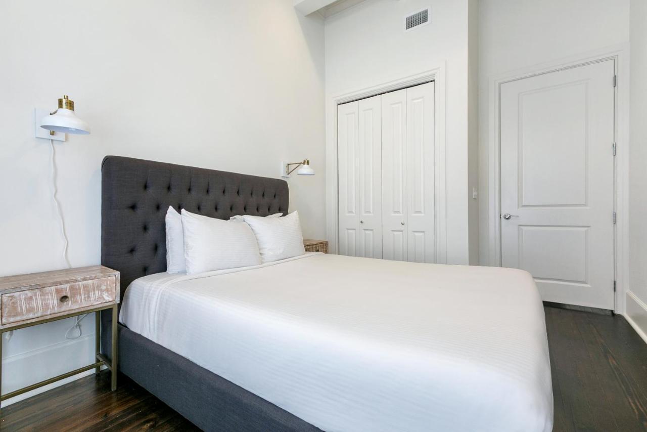 Hosteeva Canal Luxury Apartment *