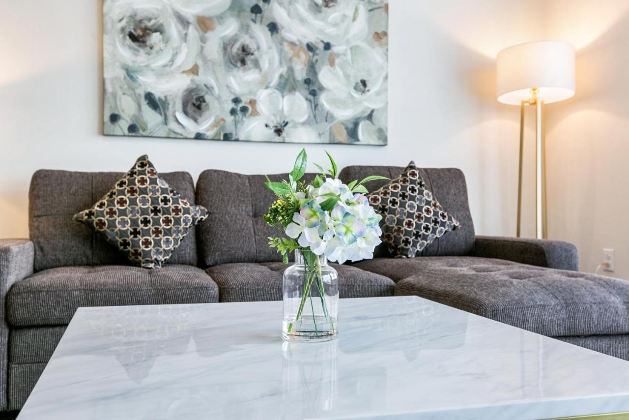 Hosteeva Canal Luxury Apartment *
