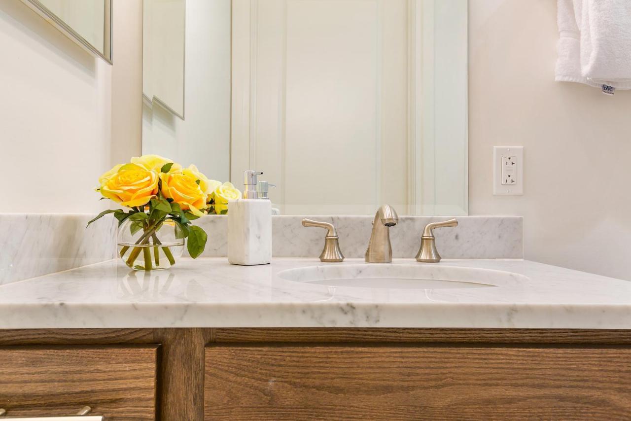 Hosteeva Canal Luxury Apartment *