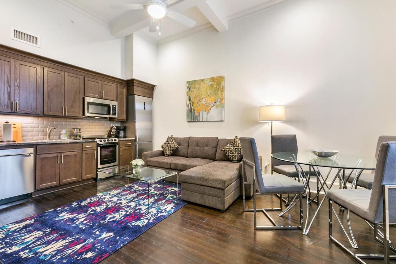 Hosteeva Canal Luxury Apartment